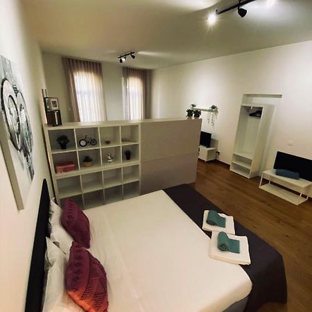 Appartamento Loft Zona Histórica Clérigos Oporto Esterno foto